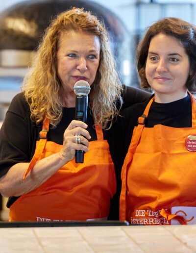 Suppe mit Sinn 2023, Auftaktveranstaltung: Haya Molcho mit Finalistin Christina Seitz